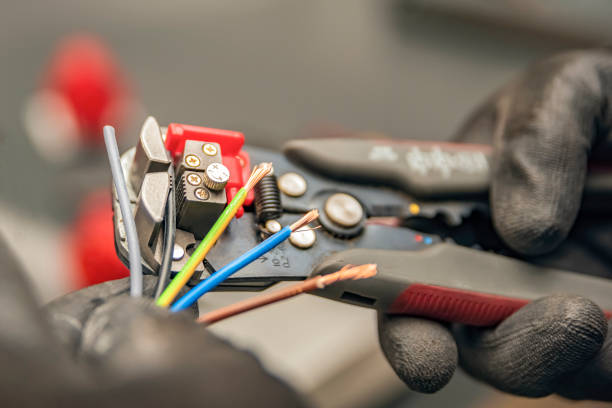 Best Affordable Emergency Electrician  in Ontario, OH